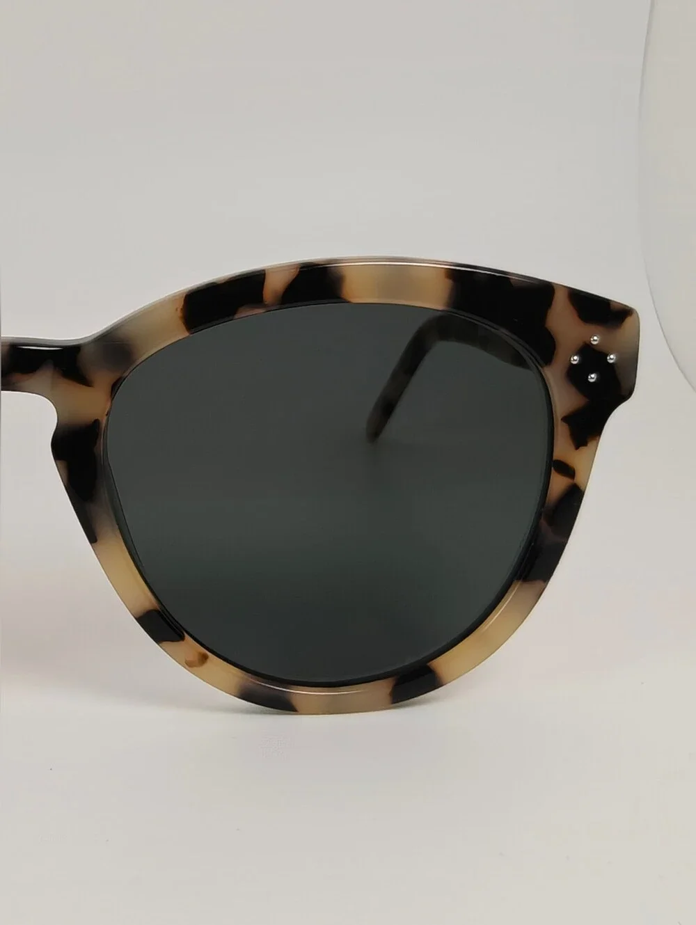 Augustine. Tortoiseshell Round Sunglasses with Dark Lenses.